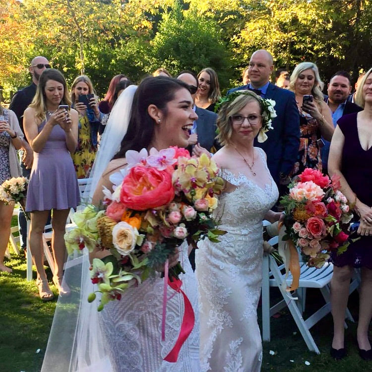 WEDDING BOUQUET ACME FLORAL CO. SHOWSTOPPER COLOR THEORY